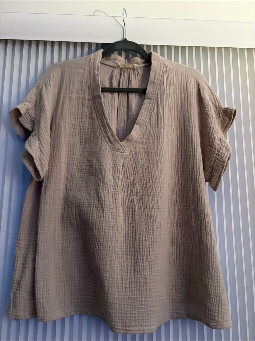 Relaxed V-Neck Gauze Blouse in Taupe